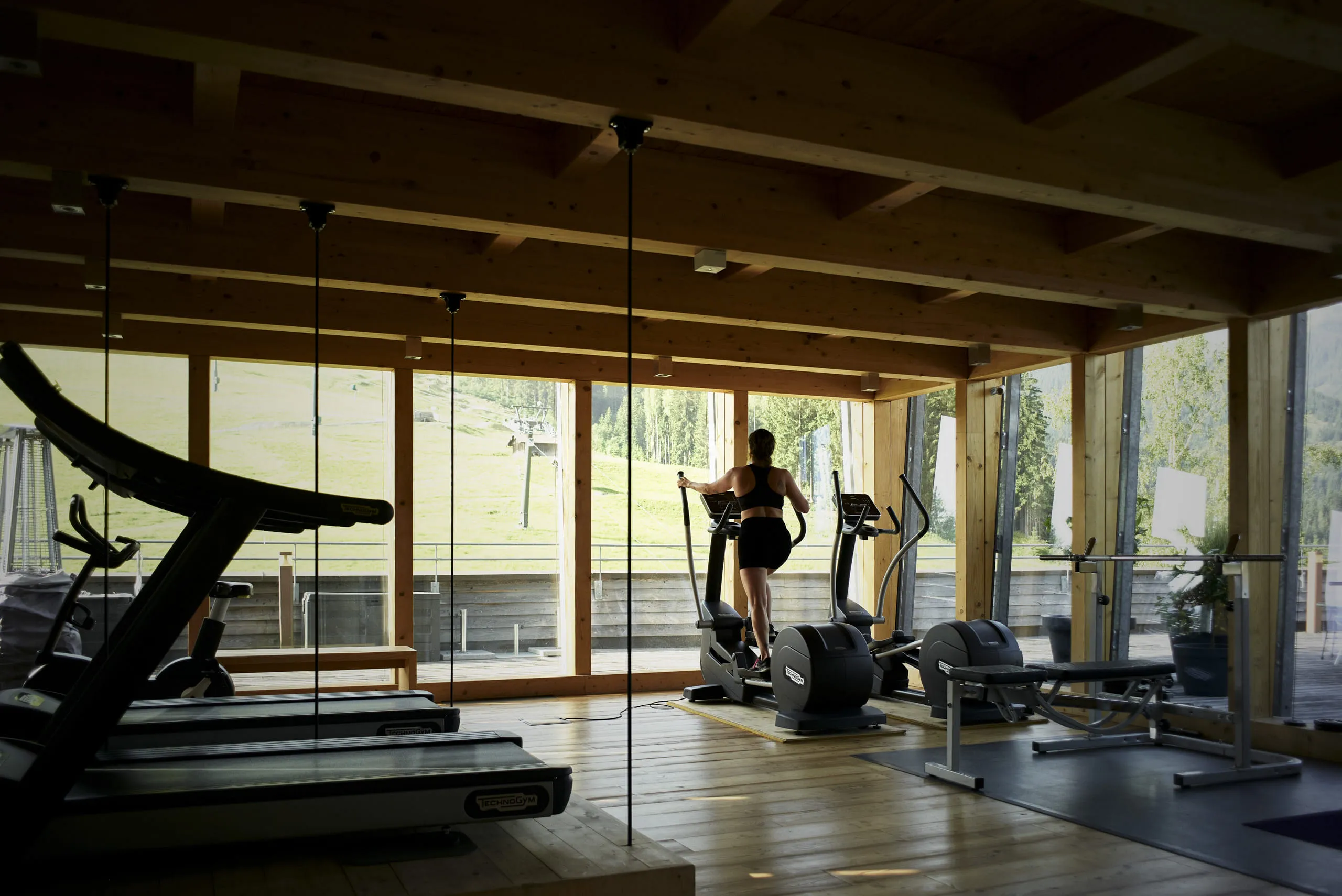 Frau im Fitnessstudio